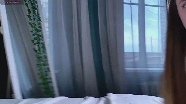 SunnyRisha online show from September 22, 2025, 5:09 am