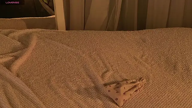 SunnyRisha online show from December 2, 2025, 5:13 am