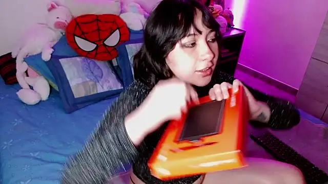 Billie janne  online show from December 18, 2025, 10:49 pm