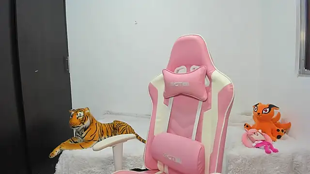 Snapshot of saori_9b chatting on March 7, 2025, 4:55 pm saori 9b online show from March 7, 2025, 4:55 pm