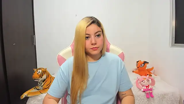 Snapshot of saori_9b chatting on March 15, 2025, 12:25 am saori 9b online show from March 15, 2025, 12:25 am