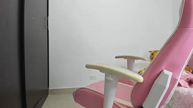 Snapshot of saori_9b chatting on March 21, 2025, 7:46 pm saori 9b online show from March 21, 2025, 7:46 pm