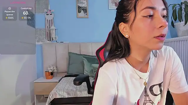 lyzzi smith01 online show from December 30, 2024, 7:32 pm