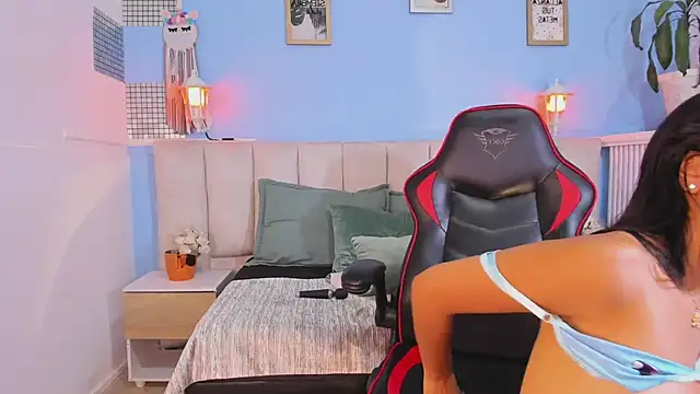 lyzzi smith01 online show from January 3, 2025, 10:40 pm