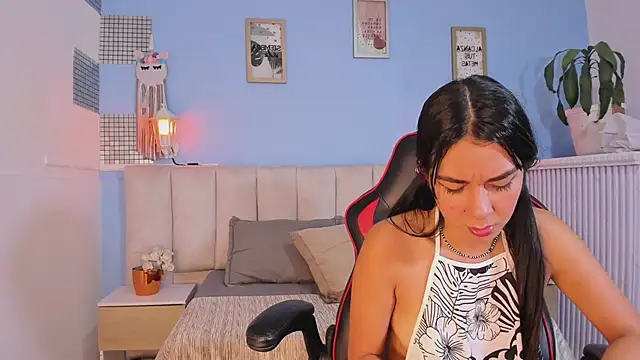 lyzzi smith01 online show from January 8, 2025, 10:37 pm