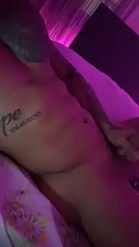 moody1996- online show from December 25, 2024, 1:09 pm