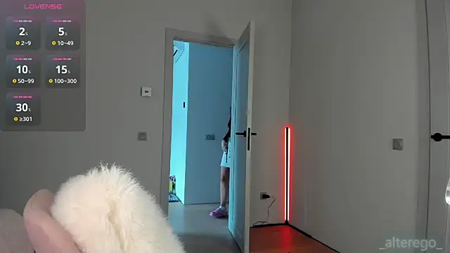  cometoseeme  online show from February 18, 2026, 12:56 pm