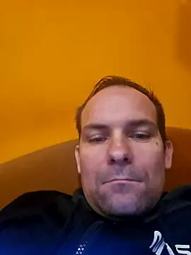 Snapshot of Tonojenej chatting on February 8, 2025, 8:32 pm Tonojenej online show from February 8, 2025, 8:32 pm