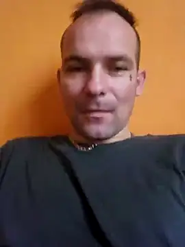 Snapshot of Tonojenej chatting on February 19, 2025, 7:06 am Tonojenej online show from February 19, 2025, 7:06 am