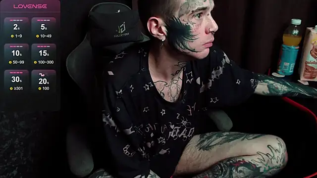 Snapshot of lonelycrystal chatting on October 30, 2025, 10:32 pm lonelycrystal online show from October 30, 2025, 10:32 pm