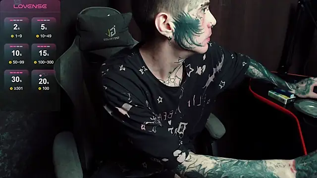 Snapshot of lonelycrystal chatting on November 3, 2025, 12:28 pm lonelycrystal online show from November 3, 2025, 12:28 pm