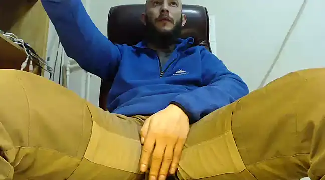 hardbigcock16 online show from January 20, 2025, 6:42 am