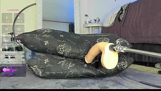 Peaches N Kreme online show from January 22, 2025, 4:23 am