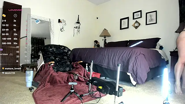 Peaches N Kreme online show from February 27, 2025, 11:59 pm