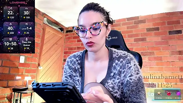 paulinabarnett- online show from November 22, 2025, 6:18 pm