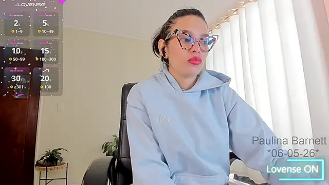 Snapshot of paulinabarnett- chatting on May 6, 2026, 2:11 pm paulinabarnett- online show from May 6, 2026, 2:11 pm
