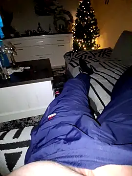 schlonzi81 online show from December 19, 2025, 10:06 pm