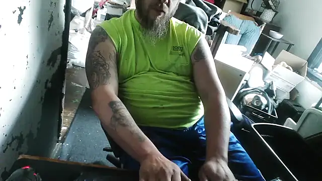 Snapshot of slickwill123 chatting on April 26, 2026, 5:43 pm slickwill123 online show from April 26, 2026, 5:43 pm