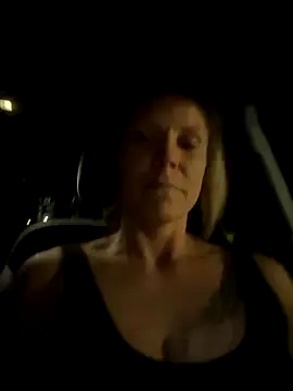 Snapshot of hotNReady6969 chatting on October 25, 2025, 11:32 pm hotNReady6969 online show from October 25, 2025, 11:32 pm