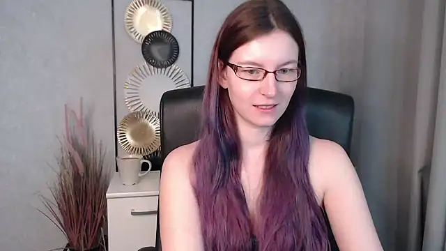 emmaxDelight online show from December 4, 2024, 6:33 am