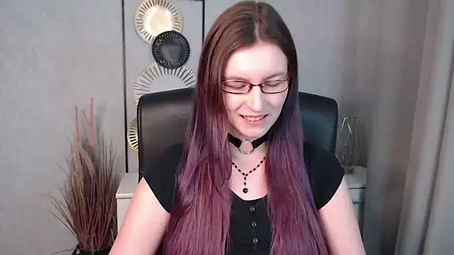 emmaxDelight online show from December 10, 2024, 10:06 am