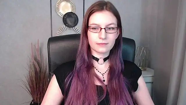 emmaxDelight online show from December 11, 2024, 12:34 pm