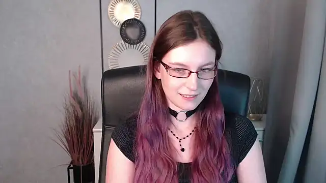 emmaxDelight online show from December 31, 2024, 12:36 pm