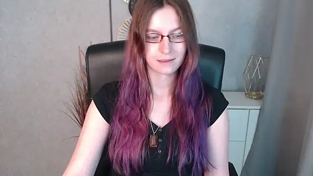 emmaxDelight online show from January 13, 2025, 10:14 am