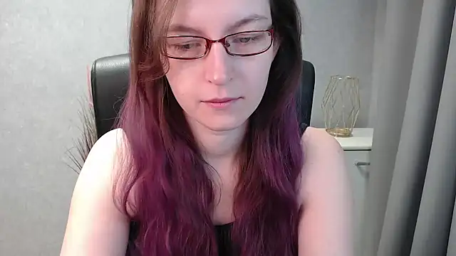 emmaxDelight online show from January 23, 2025, 6:39 am