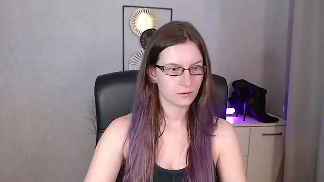 emmaxDelight online show from September 10, 2025, 7:19 am