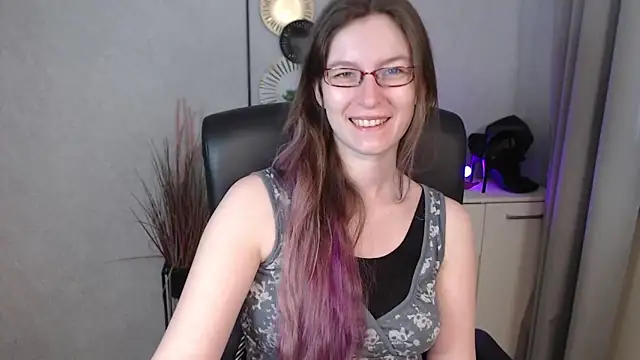 emmaxDelight online show from September 24, 2025, 6:17 am