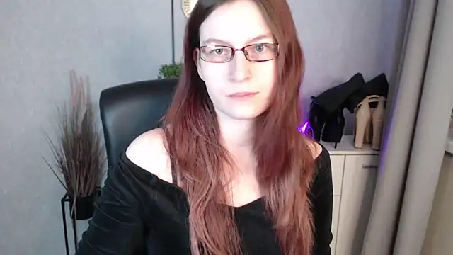 emmaxDelight online show from February 25, 2026, 8:02 am