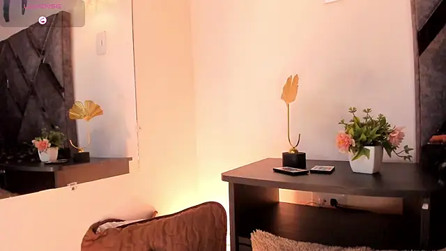 Mia ross16 online show from February 5, 2025, 7:42 pm