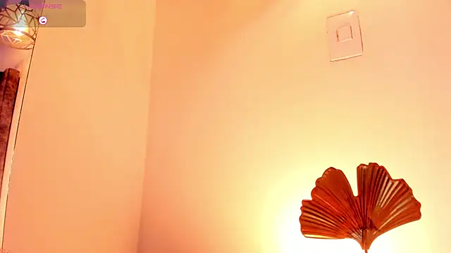 Mia ross16 online show from February 9, 2025, 6:58 pm