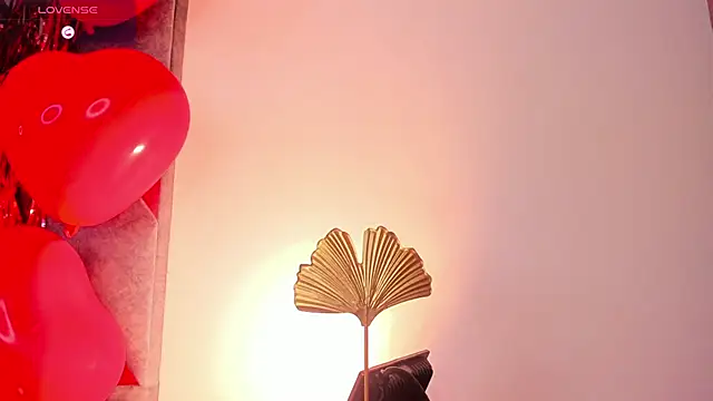 Mia ross16 online show from February 14, 2025, 7:33 pm