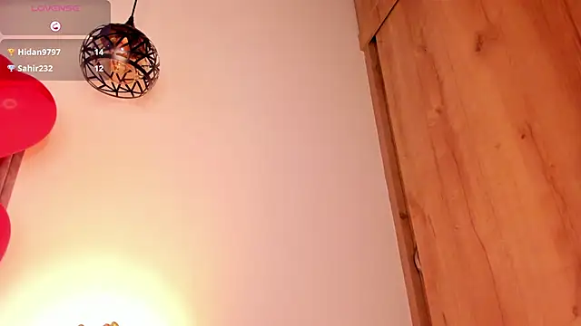 Mia ross16 online show from February 15, 2025, 1:42 am