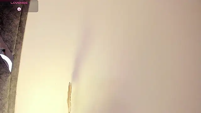 Mia ross16 online show from February 17, 2025, 7:21 pm