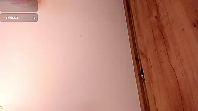 Mia ross16 online show from February 21, 2025, 2:06 am