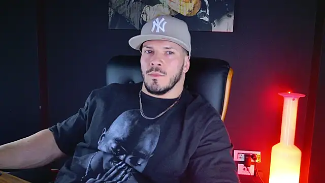 Snapshot of AngeloEric chatting on December 7, 2024, 6:59 pm AngeloEric online show from December 7, 2024, 6:59 pm