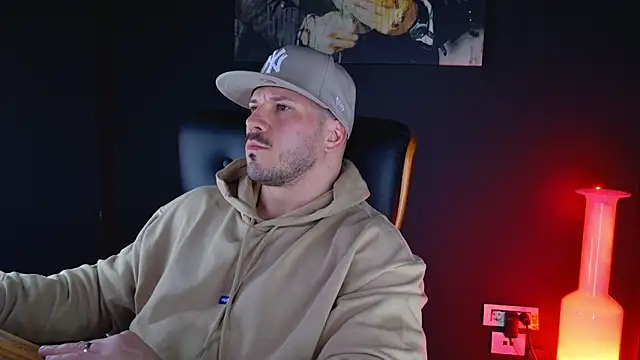 Snapshot of AngeloEric chatting on December 10, 2024, 4:17 pm AngeloEric online show from December 10, 2024, 4:17 pm