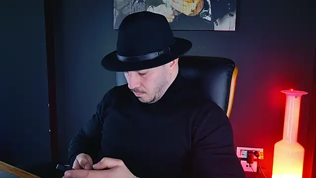 Snapshot of AngeloEric chatting on December 19, 2024, 8:02 am AngeloEric online show from December 19, 2024, 8:02 am