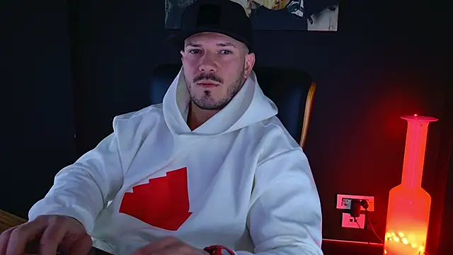 Snapshot of AngeloEric chatting on December 29, 2024, 12:01 pm AngeloEric online show from December 29, 2024, 12:01 pm