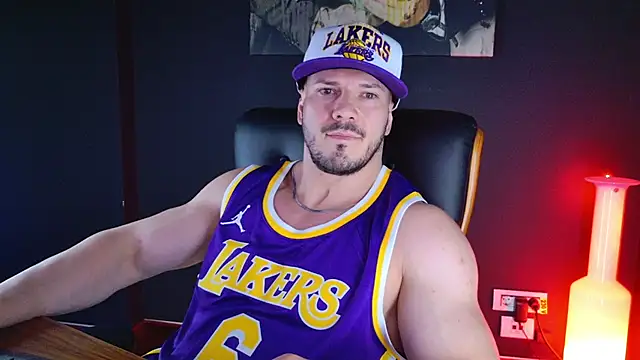 Snapshot of AngeloEric chatting on January 3, 2025, 11:01 pm AngeloEric online show from January 3, 2025, 11:01 pm