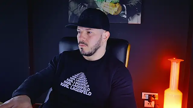 Snapshot of AngeloEric chatting on January 8, 2025, 6:41 am AngeloEric online show from January 8, 2025, 6:41 am