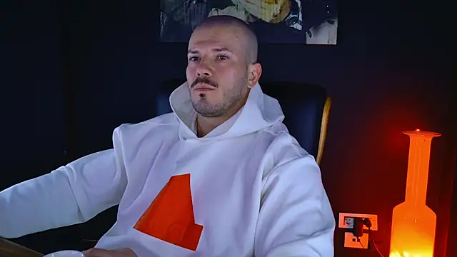 Snapshot of AngeloEric chatting on January 12, 2025, 1:05 pm AngeloEric online show from January 12, 2025, 1:05 pm