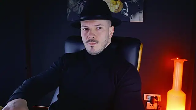 Snapshot of AngeloEric chatting on January 13, 2025, 5:12 am AngeloEric online show from January 13, 2025, 5:12 am