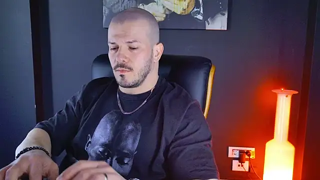 Snapshot of AngeloEric chatting on January 19, 2025, 11:12 am AngeloEric online show from January 19, 2025, 11:12 am