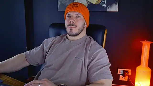 Snapshot of AngeloEric chatting on January 20, 2025, 8:41 am AngeloEric online show from January 20, 2025, 8:41 am