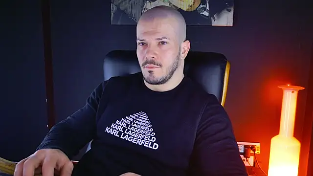 Snapshot of AngeloEric chatting on January 21, 2025, 5:38 am AngeloEric online show from January 21, 2025, 5:38 am