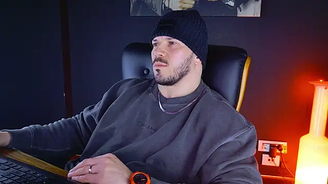 Snapshot of AngeloEric chatting on January 27, 2025, 5:37 pm AngeloEric online show from January 27, 2025, 5:37 pm